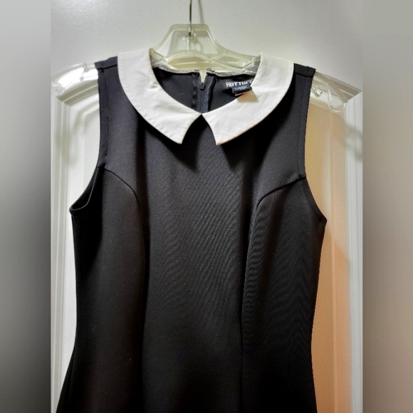 Adult Wednesday Adam's Dress Sleevless from hT - Picture 3 of 4